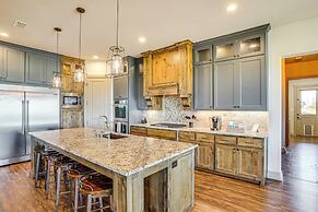 Elegant 'sunset Meadow Ranch' in Texas w/ Hot Tub