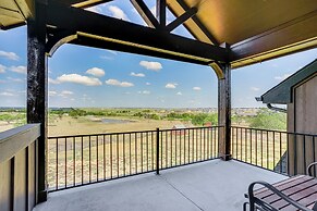 Elegant 'sunset Meadow Ranch' in Texas w/ Hot Tub