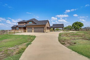 Elegant 'sunset Meadow Ranch' in Texas w/ Hot Tub