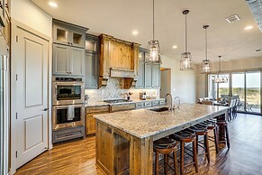 Elegant 'sunset Meadow Ranch' in Texas w/ Hot Tub