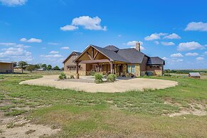 Elegant 'sunset Meadow Ranch' in Texas w/ Hot Tub
