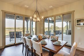 Elegant 'sunset Meadow Ranch' in Texas w/ Hot Tub