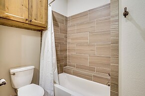 Elegant 'sunset Meadow Ranch' in Texas w/ Hot Tub