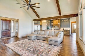 Elegant 'sunset Meadow Ranch' in Texas w/ Hot Tub