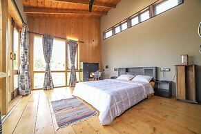 Triptych by Xplore Indo