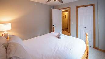 Stone Creek Chalet by Fernie Lodging CO