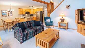 Stone Creek Chalet by Fernie Lodging CO