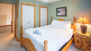 Stone Creek Chalet by Fernie Lodging CO