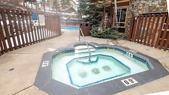 Stone Creek Chalet by Fernie Lodging CO