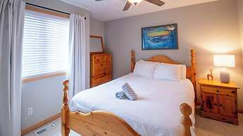 Stone Creek Chalet by Fernie Lodging CO