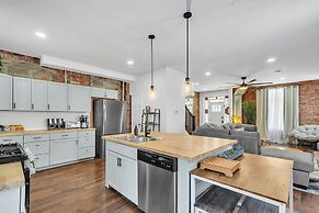 Brikctoria 1100 5 Bedroom Home