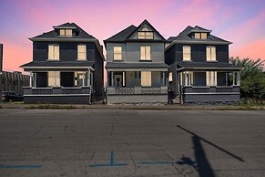 Brikctoria 1100 5 Bedroom Home