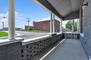 Brikctoria 1100 5 Bedroom Home