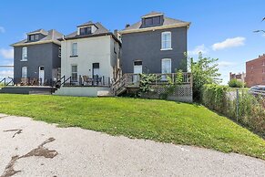 Brikctoria 1100 5 Bedroom Home