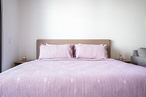 Menesse Studio 1 Bedroom Home