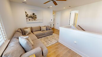 Seaside Serenity 5 Bedroom Home