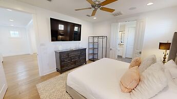 Seaside Serenity 5 Bedroom Home