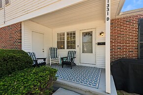 Cozy 2br Condo - Beachside Bliss With Yard Space 2 Bedroom Condo