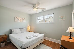 Cozy 2br Condo - Beachside Bliss With Yard Space 2 Bedroom Condo