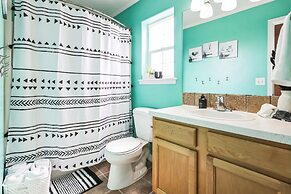 Cozy Corner Oasis With Hot Tub 4 Bedroom Home