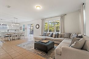 World Showcase At Windwood Bay By Shine Villas 5 Bedroom Villa