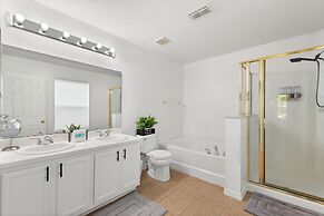 World Showcase At Windwood Bay By Shine Villas 5 Bedroom Villa