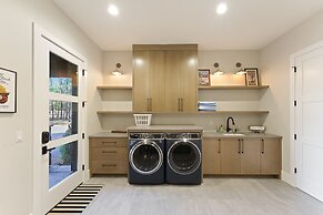 Palla Wake 5 Bedroom Home