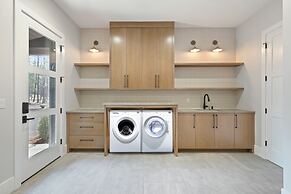 Palla Wake 5 Bedroom Home