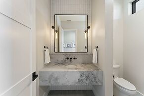 Palla Wake 5 Bedroom Home