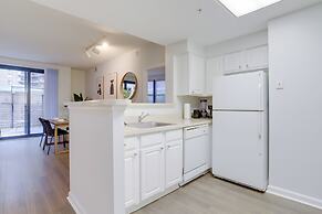 Stylish & Cozy Apartment in Ballston