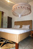 JUDITH SAFARIS HOME STAYS