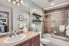 Cozy 1BR Near Trails w/ Shuttle to Slopes and Town