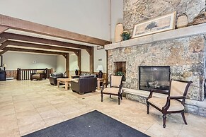 Cozy 1BR Near Trails w/ Shuttle to Slopes and Town