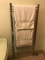 Room-orchard Manor, Fore Street Probus,