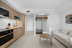 Elegant Studio with Panoramic City Views