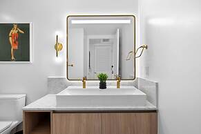 Elegant Studio with Panoramic City Views