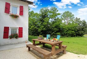 Baita Tersilia Near Lake And Mountain