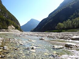 Baita Tersilia Near Lake And Mountain