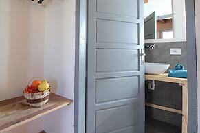 Baita Tersilia Near Lake And Mountain