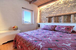 Baita Tersilia Near Lake And Mountain