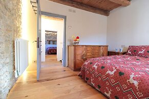 Baita Tersilia Near Lake And Mountain