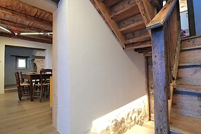 Baita Tersilia Near Lake And Mountain