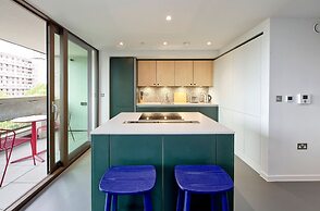 Upscale Two-bedroom Home in a Brutalist Setting