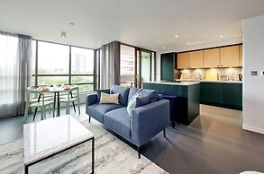 Upscale Two-bedroom Home in a Brutalist Setting