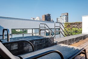 Pinheiros piscina vaga -Brazilian Corner