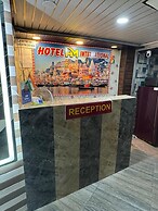 Hotel H M International