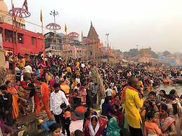 Hotel H M International