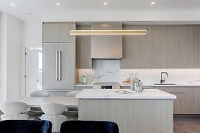 INFIVILLA Deluxe Penthouse Suite