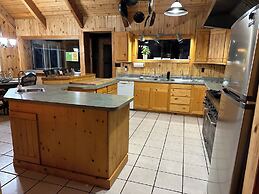 Mount Peale Country Inn and Cabins