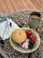 Mount Peale Country Inn and Cabins